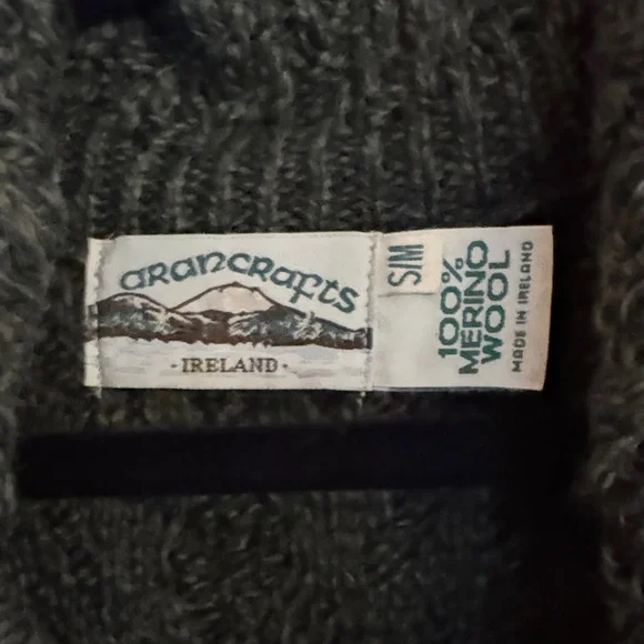 Aran Crafts Batwing Jacket with Celtic Knot Zipper Pull‎‎‎ in Army Green EUC - Picture 4 of 5